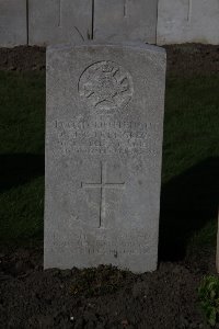 Lijssenthoek Military Cemetery - Pettigrew, Douglas St George