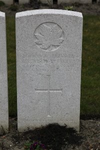 Lijssenthoek Military Cemetery - Phare, Garth
