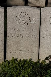 Lijssenthoek Military Cemetery - Phillips, Robert