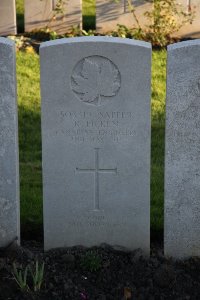 Lijssenthoek Military Cemetery - Picken, R