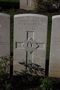 Lijssenthoek Military Cemetery - Pickering, C H