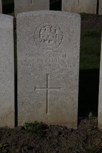 Lijssenthoek Military Cemetery - Pickering, J