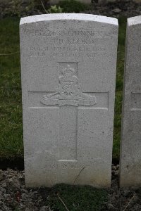 Lijssenthoek Military Cemetery - Pickford, E