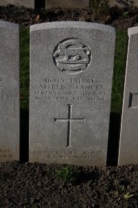 Lijssenthoek Military Cemetery - Picknett, Alfred