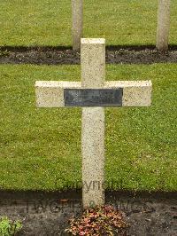 Lijssenthoek Military Cemetery - Pinard, Laurent