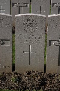 Lijssenthoek Military Cemetery - Pincott, H N