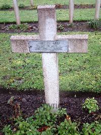 Lijssenthoek Military Cemetery - Pinetts, Louis