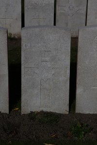 Lijssenthoek Military Cemetery - Platts, Leonard