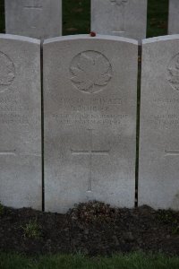 Lijssenthoek Military Cemetery - Poirier, B