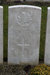 Lijssenthoek Military Cemetery - Pope, N A