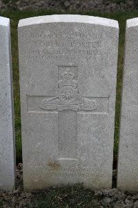 Lijssenthoek Military Cemetery - Porter, Robert