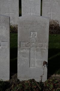 Lijssenthoek Military Cemetery - Postlethwaite, J R