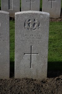 Lijssenthoek Military Cemetery - Potts, E