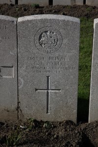 Lijssenthoek Military Cemetery - Potts, G F