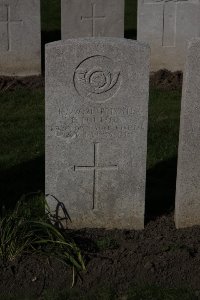Lijssenthoek Military Cemetery - Poulson, F