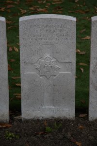 Lijssenthoek Military Cemetery - Pratt, H E