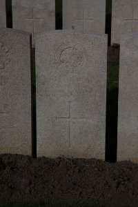 Lijssenthoek Military Cemetery - Pratt, N