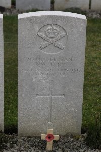 Lijssenthoek Military Cemetery - Price, S W
