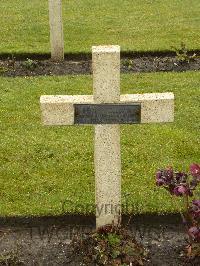 Lijssenthoek Military Cemetery - Puys, Celestin Francois