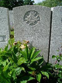 Lijssenthoek Military Cemetery - Pykett, F