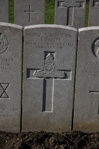 Lijssenthoek Military Cemetery - Ralph, J