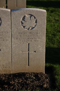 Lijssenthoek Military Cemetery - Raymond, D