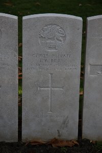 Lijssenthoek Military Cemetery - Read, John Arthur