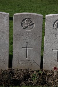 Lijssenthoek Military Cemetery - Reading, Ronald Cyril