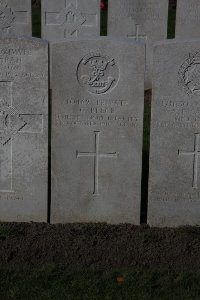 Lijssenthoek Military Cemetery - Reece, Gilbert