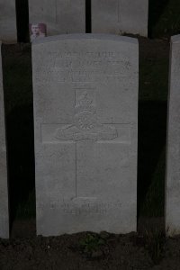 Lijssenthoek Military Cemetery - Reeve, William James