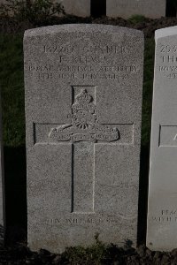 Lijssenthoek Military Cemetery - Reeves, E