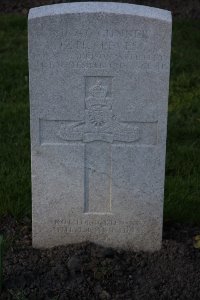 Lijssenthoek Military Cemetery - Reeves, G H