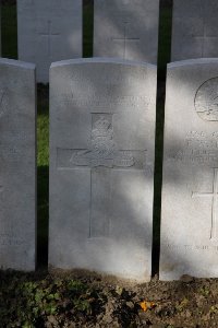 Lijssenthoek Military Cemetery - Reid, R