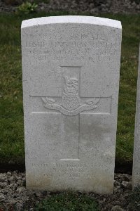 Lijssenthoek Military Cemetery - Revell, Leslie Matthew