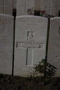 Lijssenthoek Military Cemetery - Revera, Charles