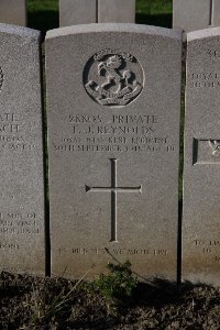 Lijssenthoek Military Cemetery - Reynolds, Frederick Joshua