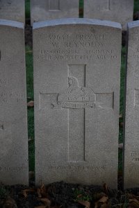 Lijssenthoek Military Cemetery - Reynolds, W