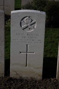 Lijssenthoek Military Cemetery - Richards, Edward