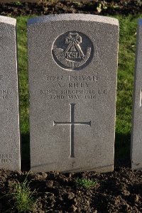 Lijssenthoek Military Cemetery - Riley, A