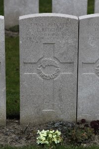 Lijssenthoek Military Cemetery - Ritchie, Thomas