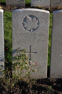 Lijssenthoek Military Cemetery - Robb, W