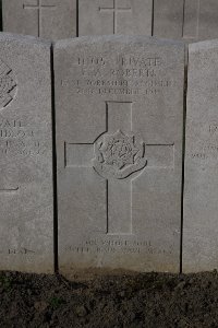 Lijssenthoek Military Cemetery - Roberts, E A