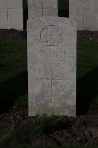 Lijssenthoek Military Cemetery - Roberts, Frank