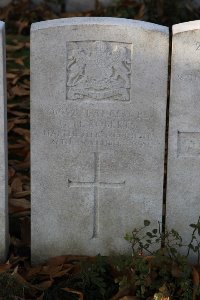 Lijssenthoek Military Cemetery - Roberts, G H