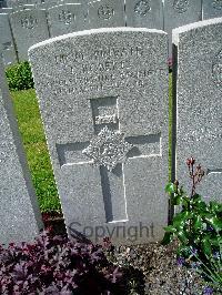 Lijssenthoek Military Cemetery - Roberts, J
