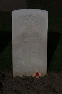 Lijssenthoek Military Cemetery - Roberts, John