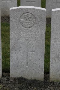 Lijssenthoek Military Cemetery - Roberts, Robert G