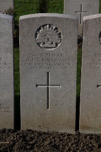 Lijssenthoek Military Cemetery - Robertson, Donald Charles Loughlin