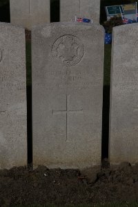 Lijssenthoek Military Cemetery - Robins, C