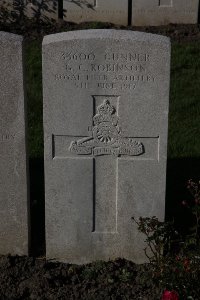 Lijssenthoek Military Cemetery - Robinson, G C